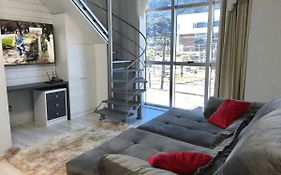 Saint Sebastian Flat 213 - Com Hidro! até 4 pessoas, Duplex, no centro